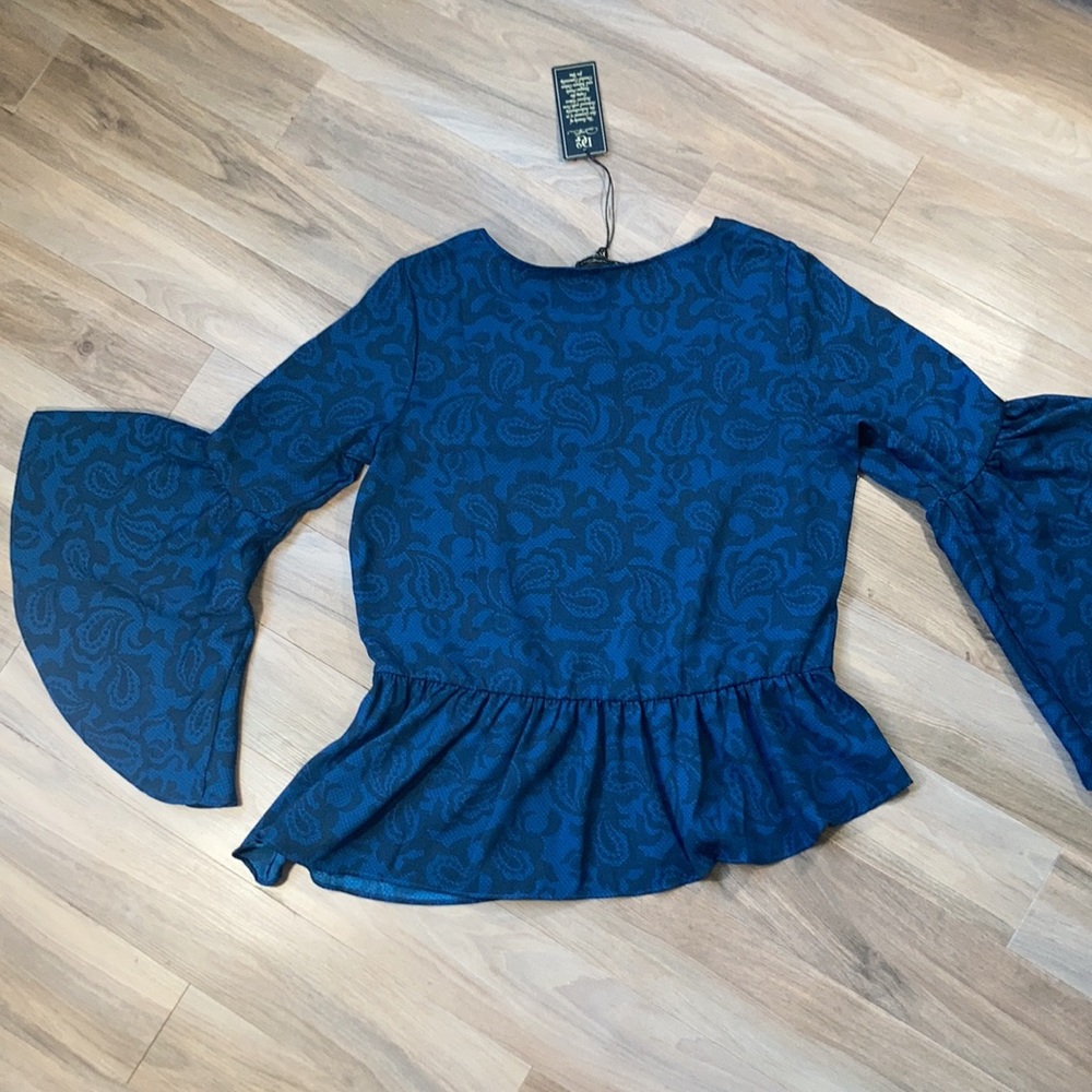 3/$45 DG2 by Diane Gilman top bell sleeve blouse abstract paisley print boho XS - Picture 14 of 17